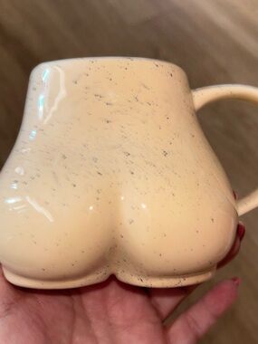 Urban Outfitters UO Home Female Form Sculpture Art Speckled Beige Coffee Mug 12o